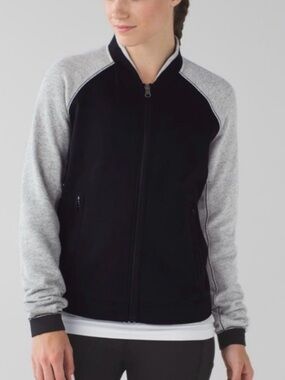 Lululemon Var-City Bomber Black / Heathered Black Jacket Size 8